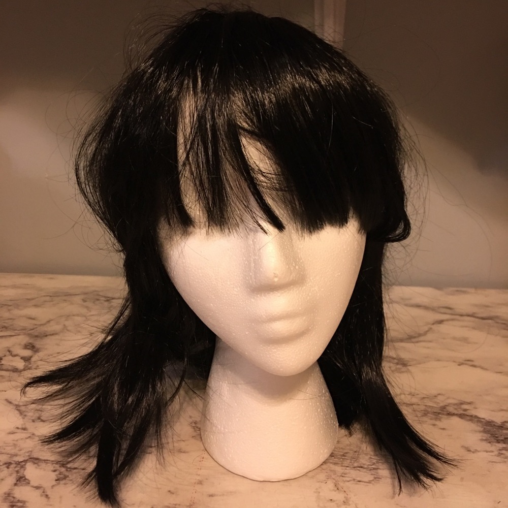 Black  shiny shoulder length  wig  / NWOT